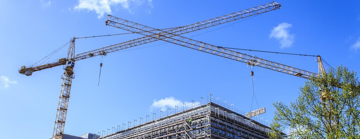 Baustelle, Baukran am Rohbau